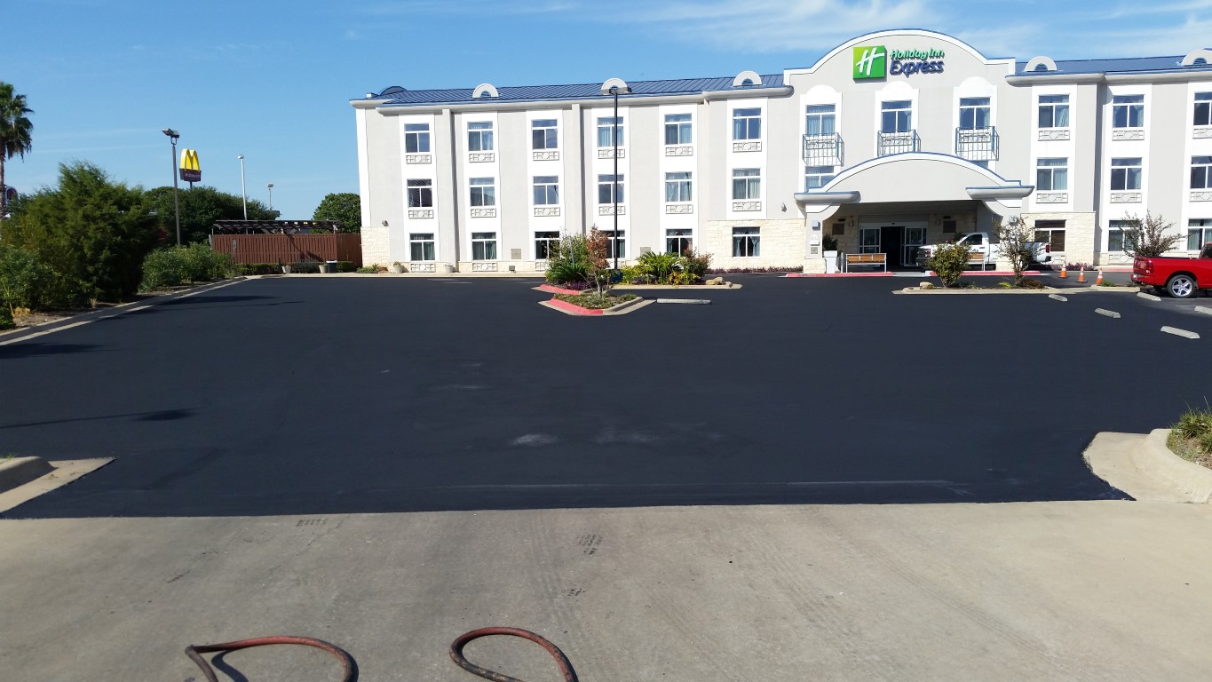 Parking Lot Sealcoat and Painting for Holiday Inn Express