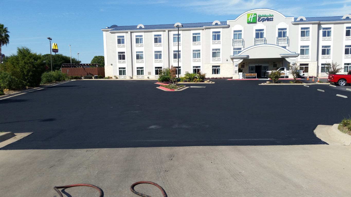 Asphalt Sealcoating in Midland & Odessa, TX